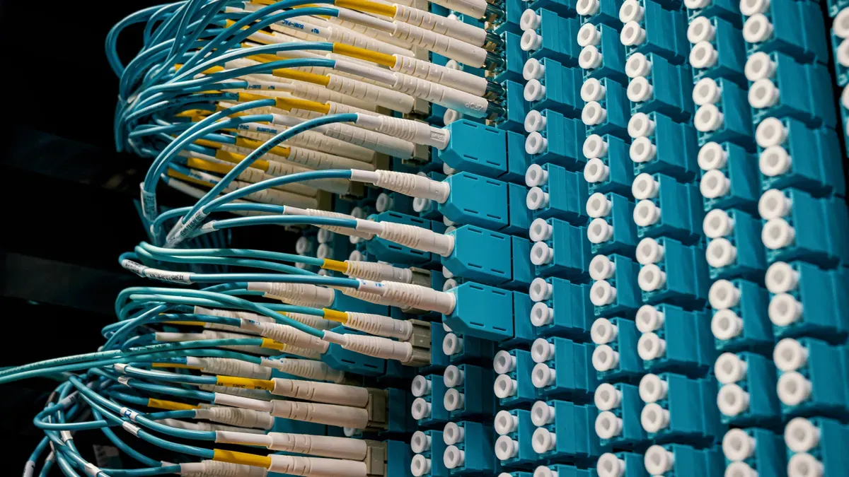 How Does a Fiber Termination Box Protect and Manage Fiber Connections?