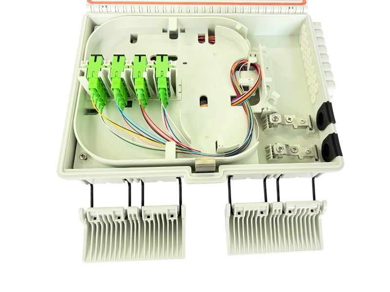 1x16 mini PLC splitter installation inside fiber termination box
